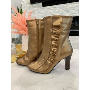 AJ Valenci New gold Boots Size 7